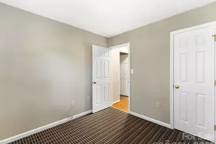 727 Clayfield Ct, Charlotte, NC 28209 - Photo 16