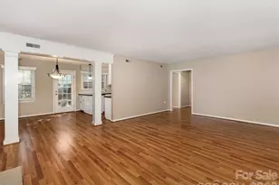727 Clayfield Ct, Charlotte, NC 28209 - Photo 4