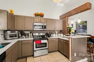 6950 Silver Garden Ln, Charlotte, NC 28216 - Photo 16