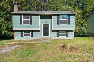 1010 Glenfiddich Dr, Charlotte, NC 28215 - Photo 2