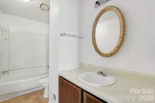 1010 Glenfiddich Dr, Charlotte, NC 28215 - Photo 20