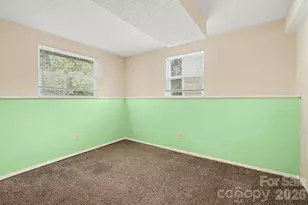1010 Glenfiddich Dr, Charlotte, NC 28215 - Photo 18