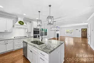 1617 Hawthorne Ln, Charlotte, NC 28205 - Photo 8