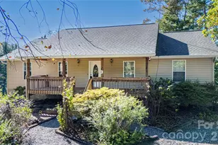 3 Edna Oaks Rd, Hendersonville, NC 28792 - Photo 2