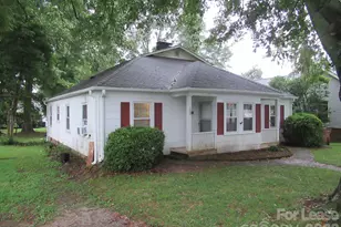 520 E Pine St, Lincolnton, NC 28092 - Photo 1