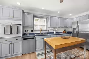 817 Sedgefield Rd, Charlotte, NC 28209 - Photo 16