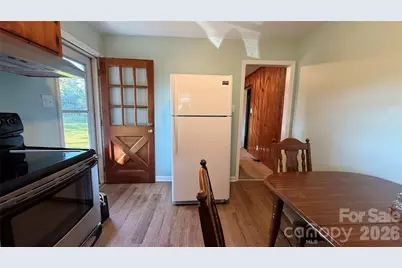 928 Beaumont Avenue, Greensboro, NC 27401 - Photo 8
