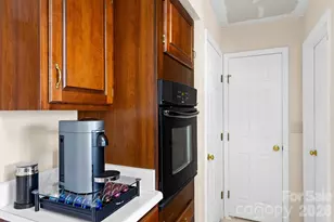 8908 Steinbeck Ct, Charlotte, NC 28216 - Photo 16