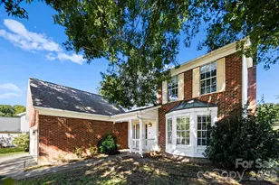 8908 Steinbeck Ct, Charlotte, NC 28216 - Photo 2