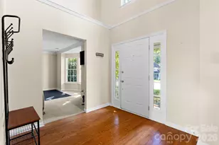 8908 Steinbeck Ct, Charlotte, NC 28216 - Photo 4
