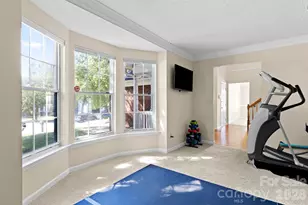 8908 Steinbeck Ct, Charlotte, NC 28216 - Photo 6