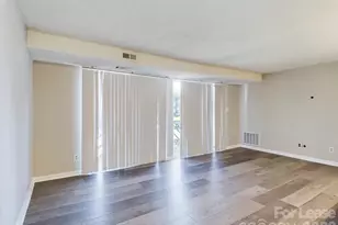 9511 Shannon Green Dr, Charlotte, NC 28213 - Photo 6