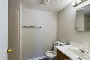 9511 Shannon Green Dr, Charlotte, NC 28213 - Photo 16