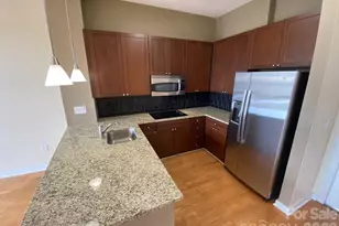 525 E 6th St, Charlotte, NC 28202 - Photo 4