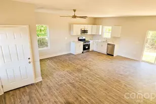8310 McClure Cir, Charlotte, NC 28216 - Photo 2