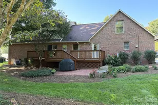 990 Royal Dr, Lincolnton, NC 28092 - Photo 2