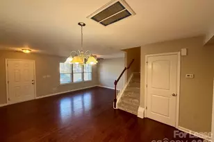 10162 Ballyclare Ct, Charlotte, NC 28213 - Photo 4