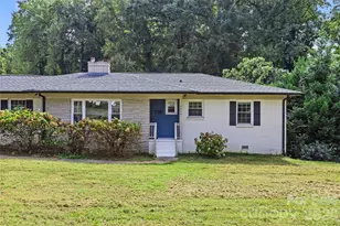2538 Arnold Dr E, Charlotte, NC 28205 - Photo 2