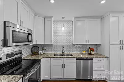 2538 Arnold Drive E, Charlotte, NC 28205 - Photo 18