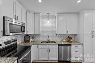 2538 Arnold Dr E, Charlotte, NC 28205 - Photo 18
