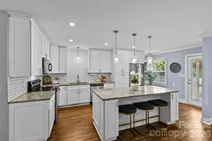 2538 Arnold Dr E, Charlotte, NC 28205 - Photo 16