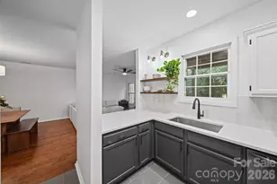 3302 Selwyn Farms Ln, Charlotte, NC 28209 - Photo 8