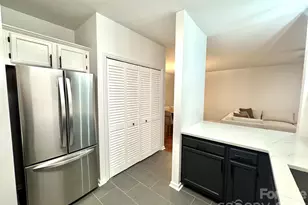 3302 Selwyn Farms Ln, Charlotte, NC 28209 - Photo 6