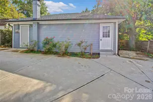 1740 Hawthorne Ln, Charlotte, NC 28205 - Photo 6