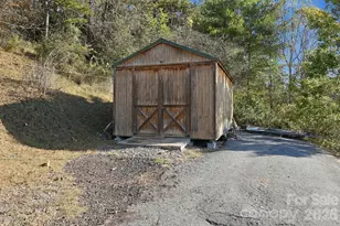 900 Prices Creek Rd, Burnsville, NC 28714 - Photo 26