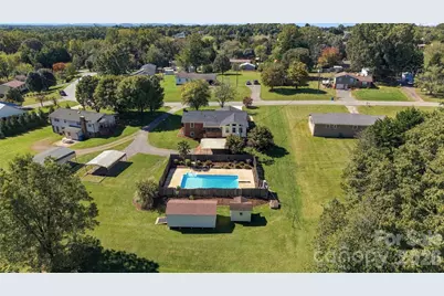 139 Greenlea Circle, Taylorsville, NC 28681 - Photo 2