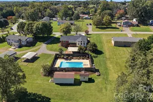 139 Greenlea Cir, Taylorsville, NC 28681 - Photo 2