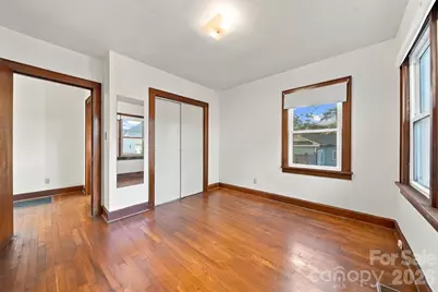 203 W 21st Street, Newton, NC 28658 - Photo 16