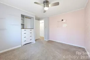 6901 Rollingridge Dr, Charlotte, NC 28211 - Photo 18