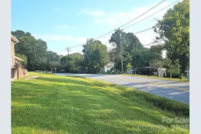 1906 Old Spartanburg Road, Hendersonville, NC 28792 - Photo 12