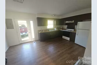 1906 Old Spartanburg Road, Hendersonville, NC 28792 - Photo 6