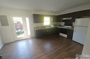 1906 Old Spartanburg Rd, Hendersonville, NC 28792 - Photo 6