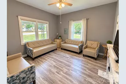 745 6th Avenue SW, Hickory, NC 28602 - Photo 2