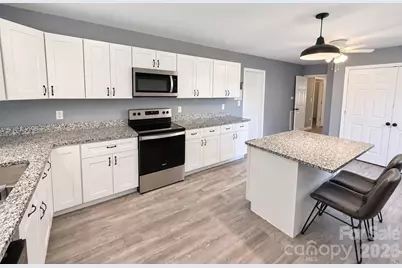 745 6th Avenue SW, Hickory, NC 28602 - Photo 4