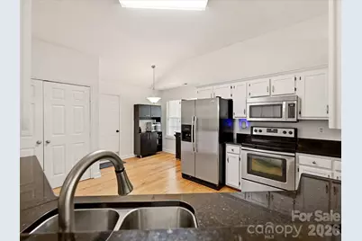 6701 Sweetfield Drive, Charlotte, NC 28269 - Photo 6
