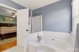 6701 Sweetfield Dr, Charlotte, NC 28269 - Photo 18