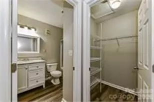 300 Hoskins Mill Rd, Charlotte, NC 28208 - Photo 10