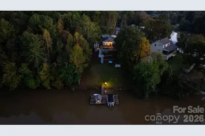 291 N Hughes Boulevard, Hickory, NC 28601 - Photo 2