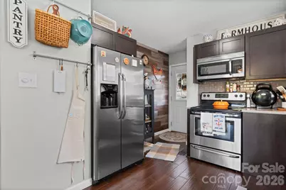 291 N Hughes Boulevard, Hickory, NC 28601 - Photo 8