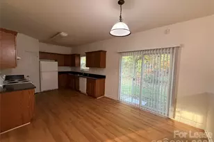 6734 Chieftain Dr, Charlotte, NC 28216 - Photo 4