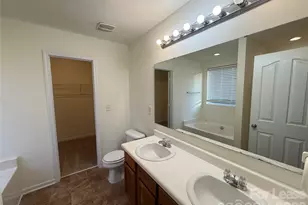 6734 Chieftain Dr, Charlotte, NC 28216 - Photo 14