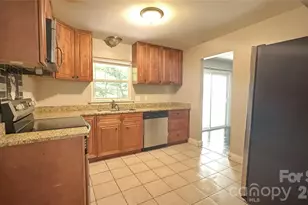 350 Waycross Dr, Charlotte, NC 28214 - Photo 2