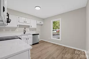 8500 Othello Pl, Charlotte, NC 28227 - Photo 6