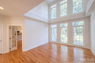 5609 Fairvista Dr, Charlotte, NC 28269 - Photo 2