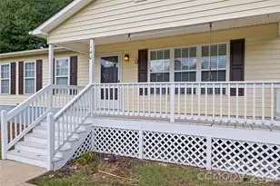 140 Clara Dr, Statesville, NC 28677 - Photo 2