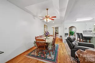 3917 Lake Rd, Charlotte, NC 28269 - Photo 6